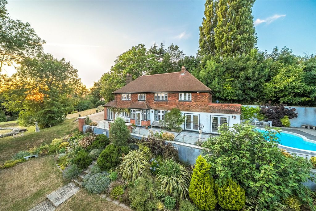 4 bed country house for saleWesterham Road, Keston BR2