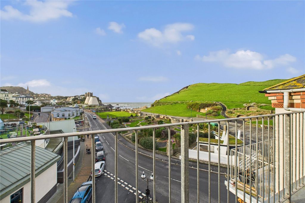 1 bed flat for saleWilder Road, Ilfracombe, Devon EX34 photo 2
