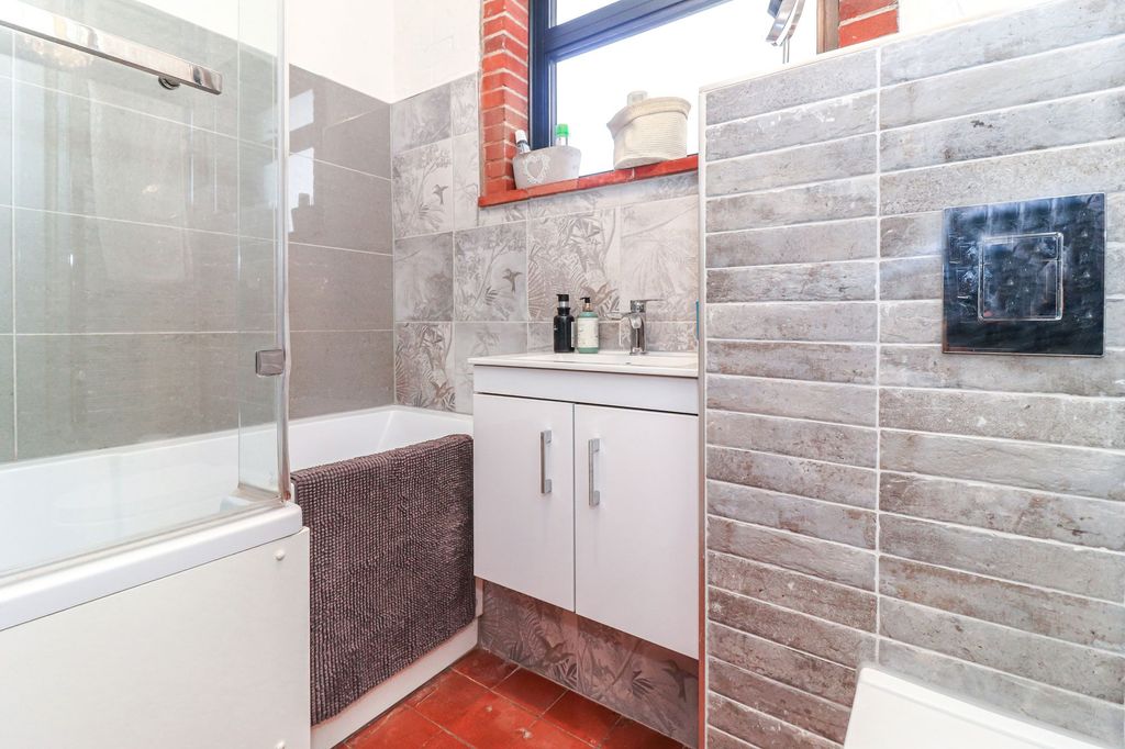 Additional image 21 of 4 bed detached house for saleLangley Hill, Kings Langley WD4