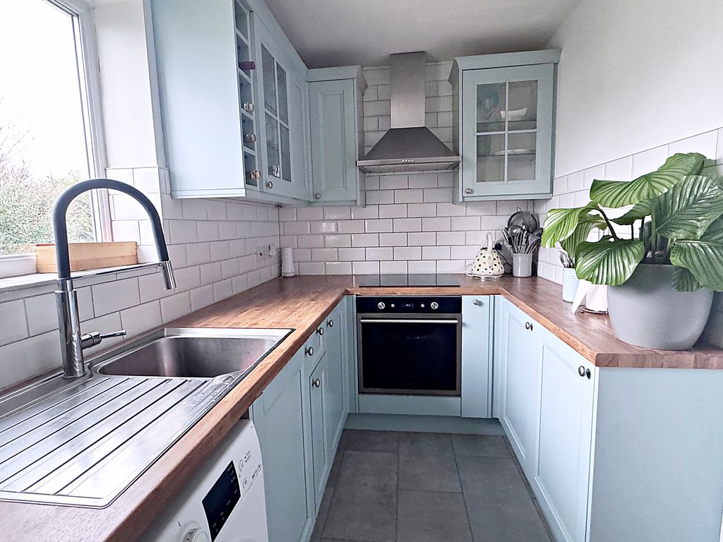 2 bed maisonette for saleDenton Close, Kenilworth CV8 photo 3