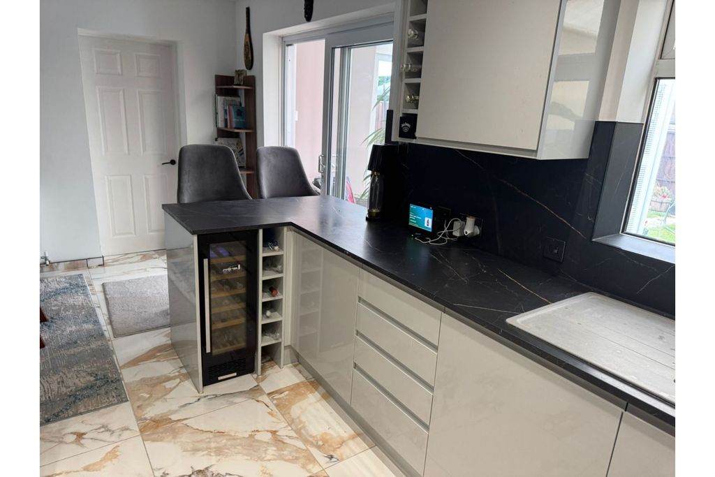 Additional image 17 of 4 bed semi-detached house for saleYork Road, Hungerford RG17
