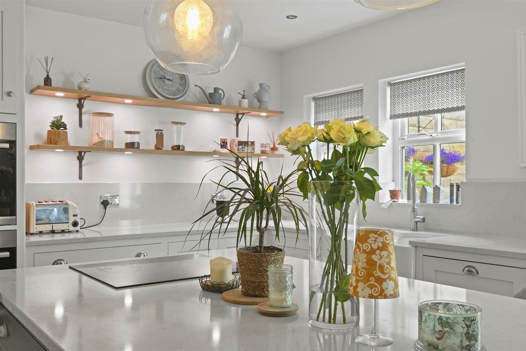 Additional image 6 of 5 bed property for saleCollege Drive, Ilkley LS29