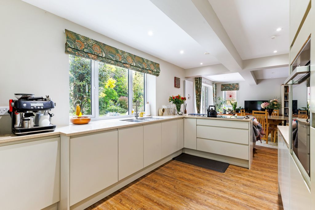 Additional image 2 of 3 bed detached house for salePriory Road, Hungerford RG17