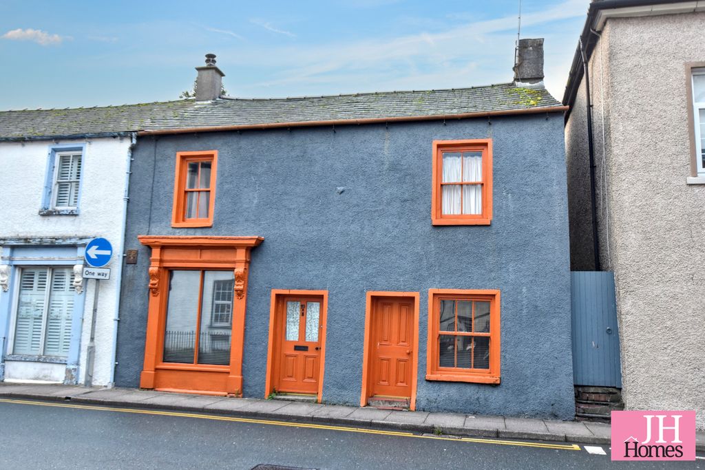 2 bed end terrace house for saleFountain Street, Ulverston, Cumbria LA12