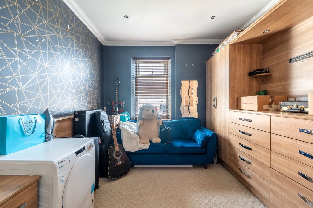 Additional image 17 of 2 bed flat for saleFactory Road, Kirkcaldy KY1