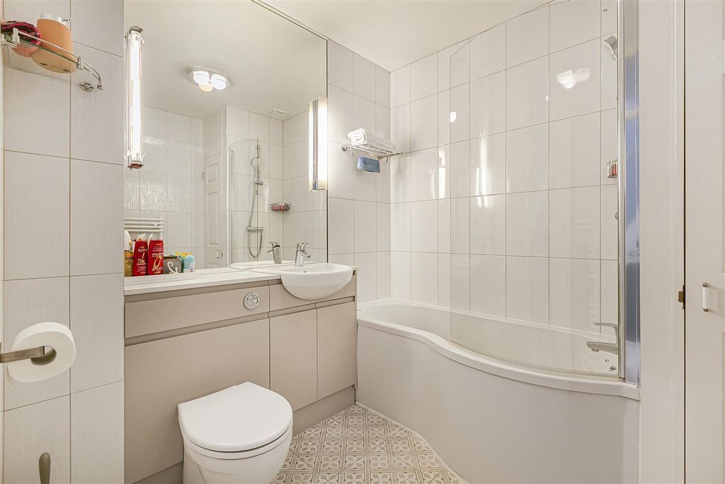 Additional image 25 of 4 bed town house for salePark Road, Kingston Upon Thames KT2