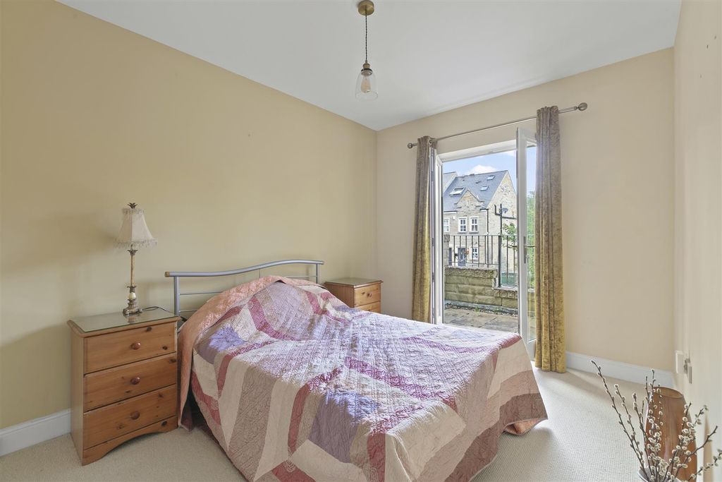 Additional image 25 of 5 bed property for saleCollege Drive, Ilkley LS29