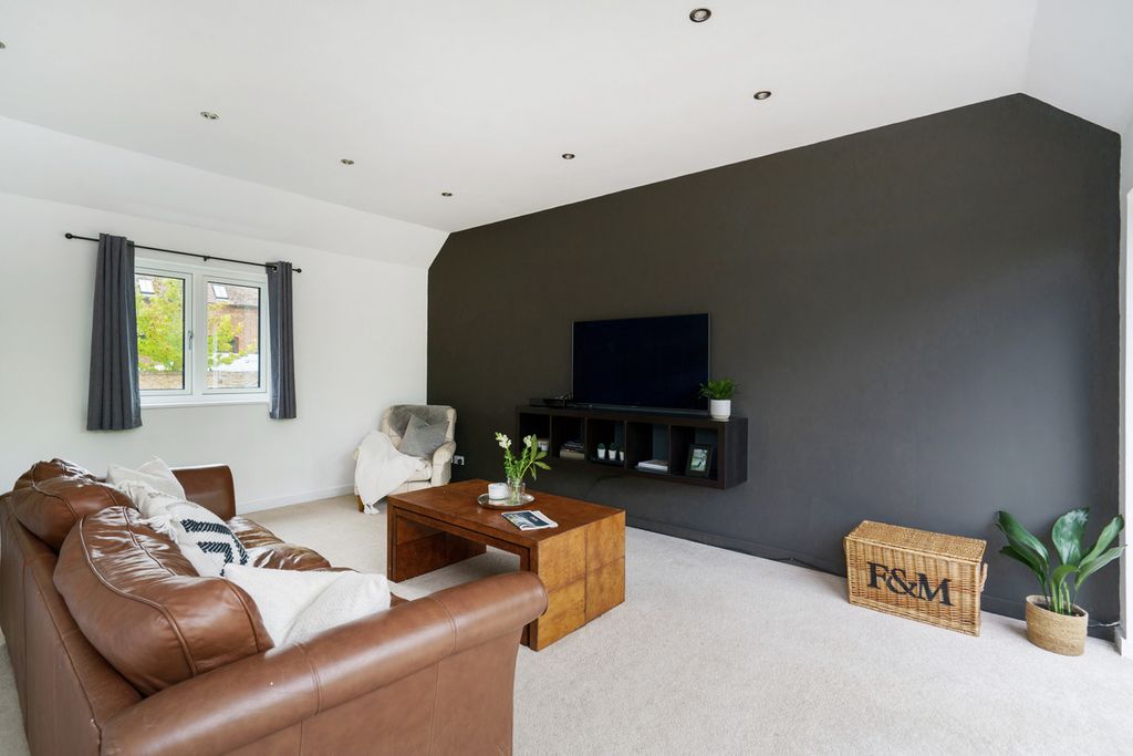3 bed barn conversion for saleDalehouse Lane, Kenilworth CV8 photo 5