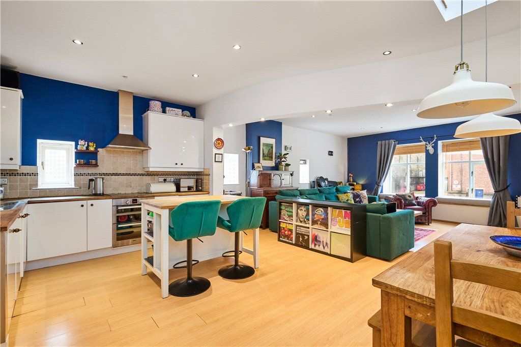 Additional image 2 of 3 bed flat for saleRailway Road, Ilkley, West Yorkshire LS29