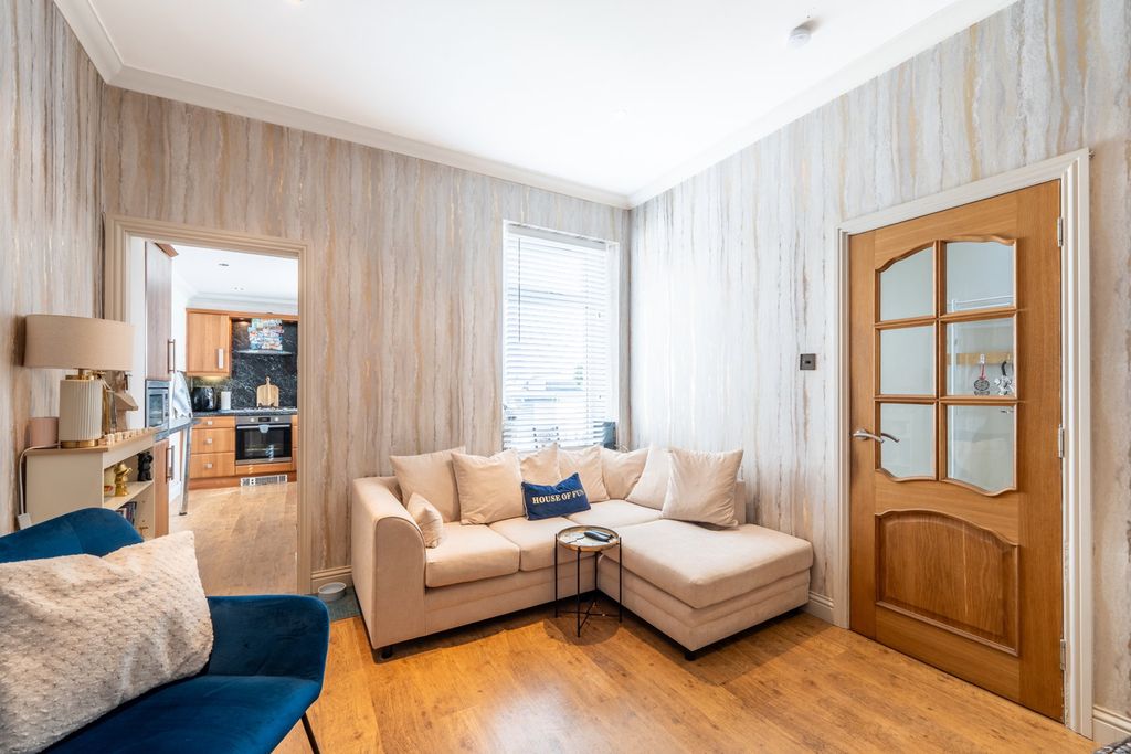 Additional image 5 of 2 bed flat for saleFactory Road, Kirkcaldy KY1