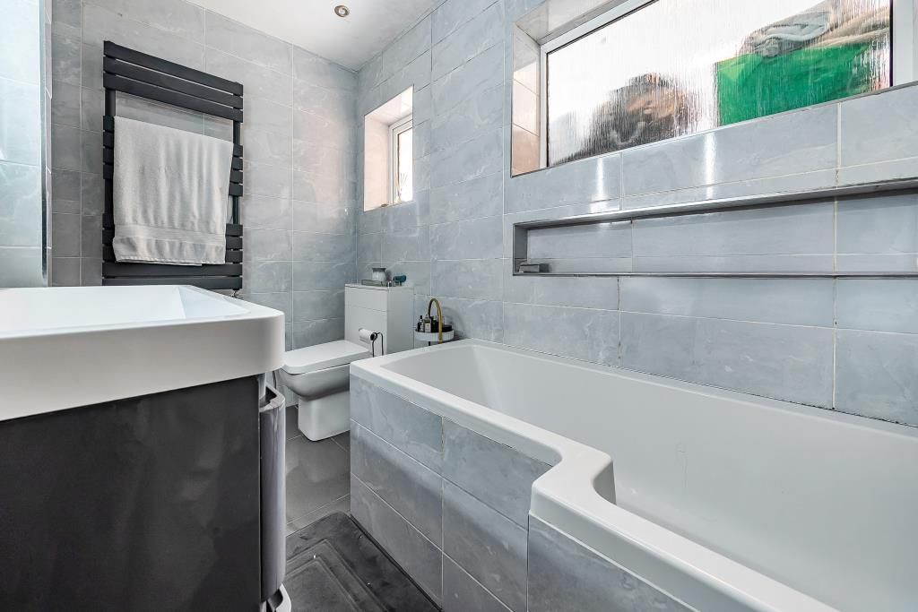 Additional image 10 of 2 bed detached bungalow for saleKidlington, Oxfordshire OX5