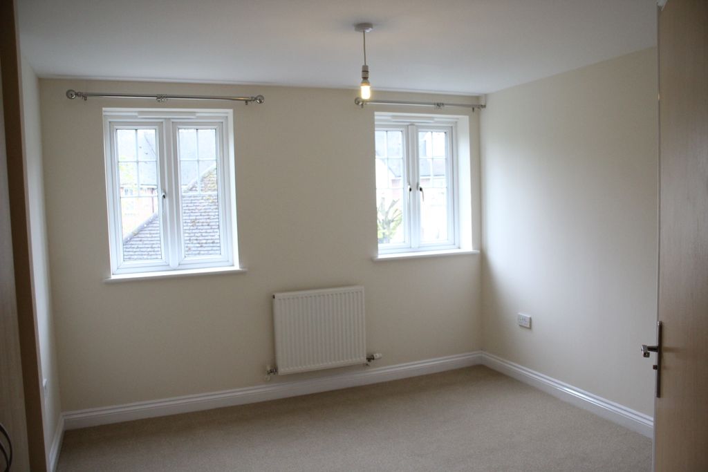 Additional image 6 of 2 bed flat for saleMeadowview, Hungerford RG17