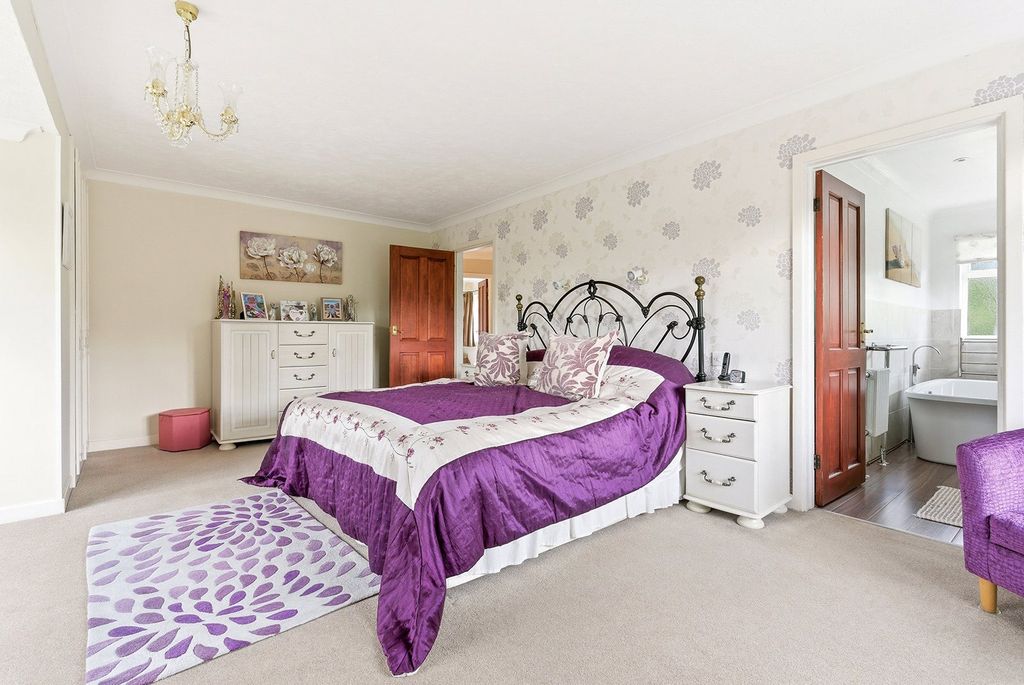 Additional image 21 of 5 bed detached house for saleNorwood Lane, Iver SL0