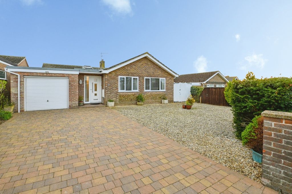 3 bed bungalow for saleBernard Crescent, Hunstanton, Norfolk PE36