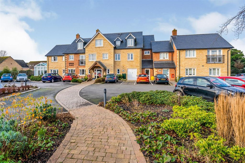 2 bed flat for saleHeron Place, Nurseries Road, Kidlington OX5
