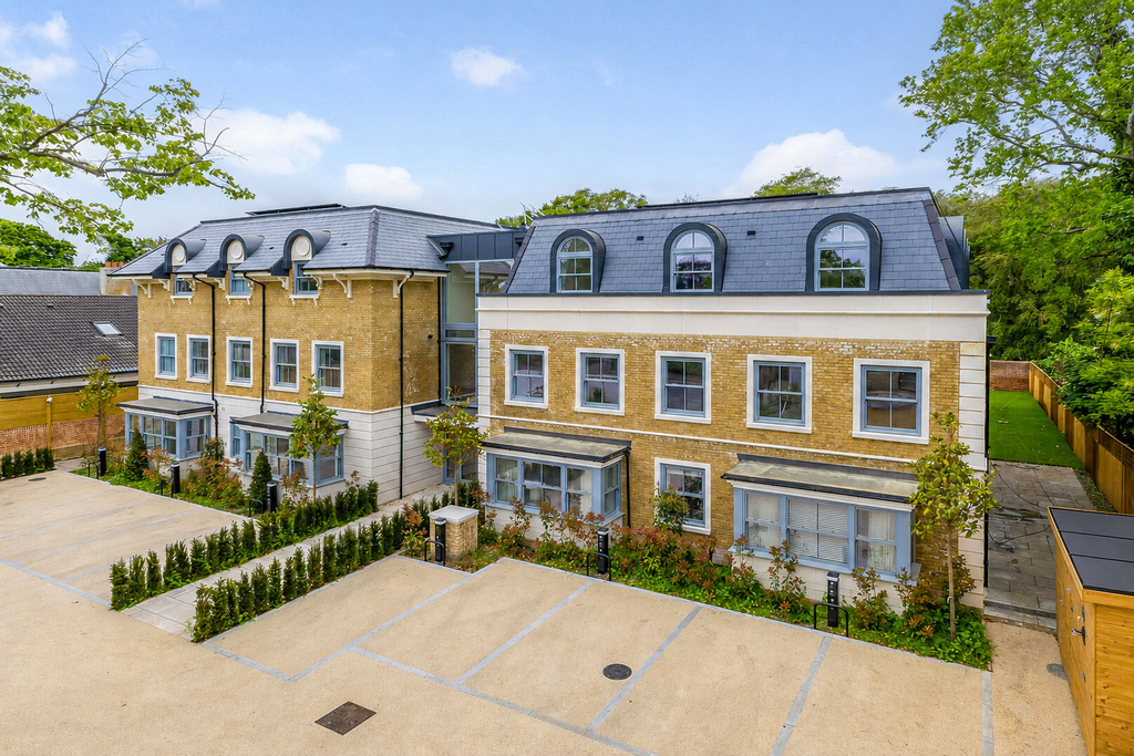 3 bed flat for saleShalford Lodge, Kingston Hill, Kingston Upon Thames KT2