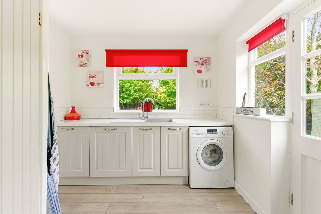 Additional image 4 of 5 bed detached house for saleNorwood Lane, Iver SL0