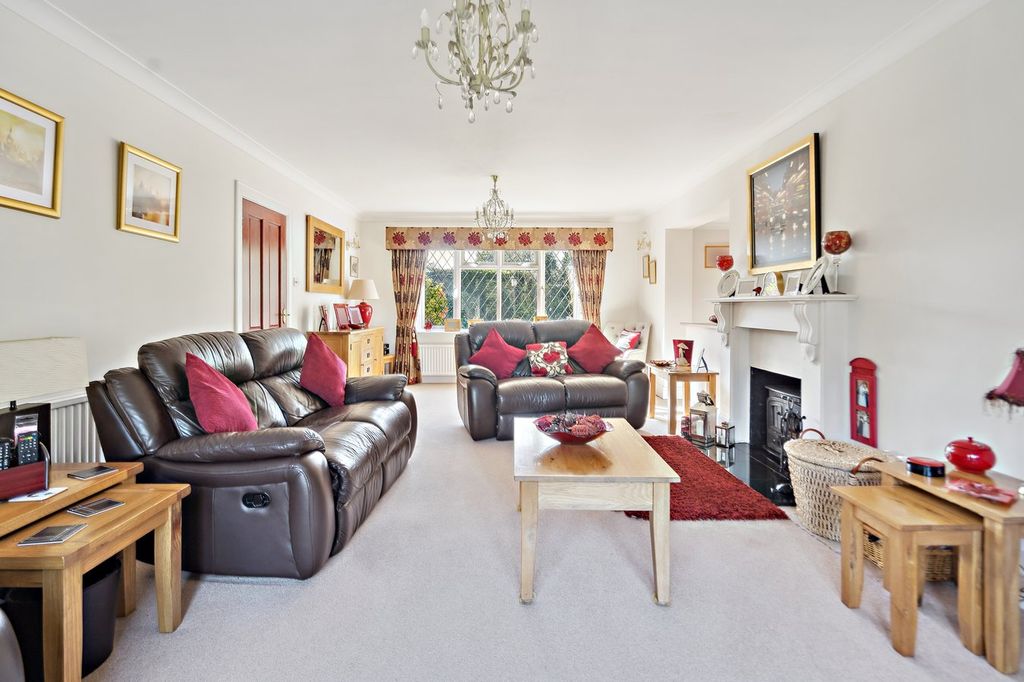 Additional image 4 of 5 bed detached house for saleNorwood Lane, Iver SL0