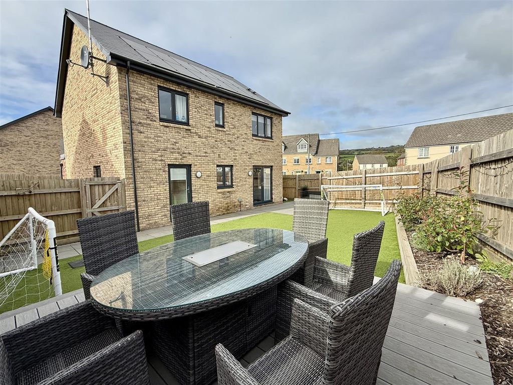 4 bed detached house for saleGerddi Gwenllian, Mynyddygarreg, Kidwelly SA17