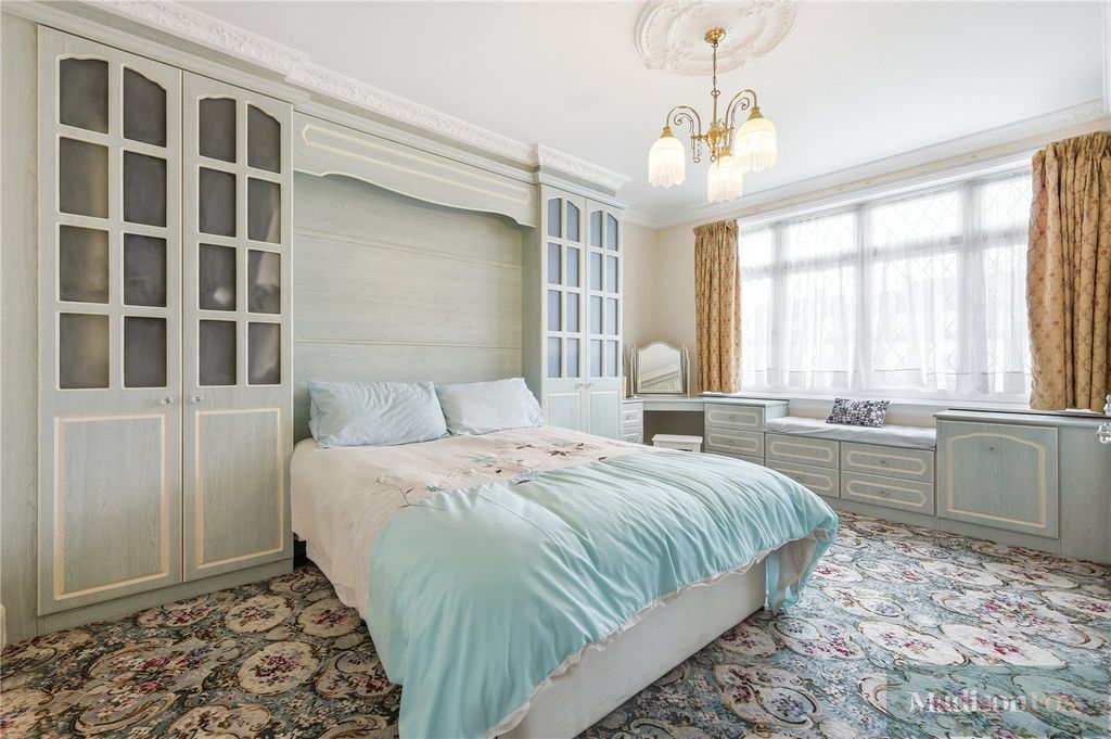 Additional image 9 of 4 bed detached house for saleWoodford Avenue, Ilford IG2