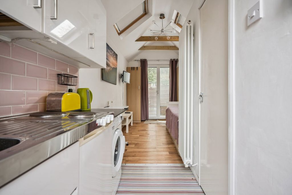 Additional image 19 of 5 bed detached house for saleWood Lane Close, Iver SL0