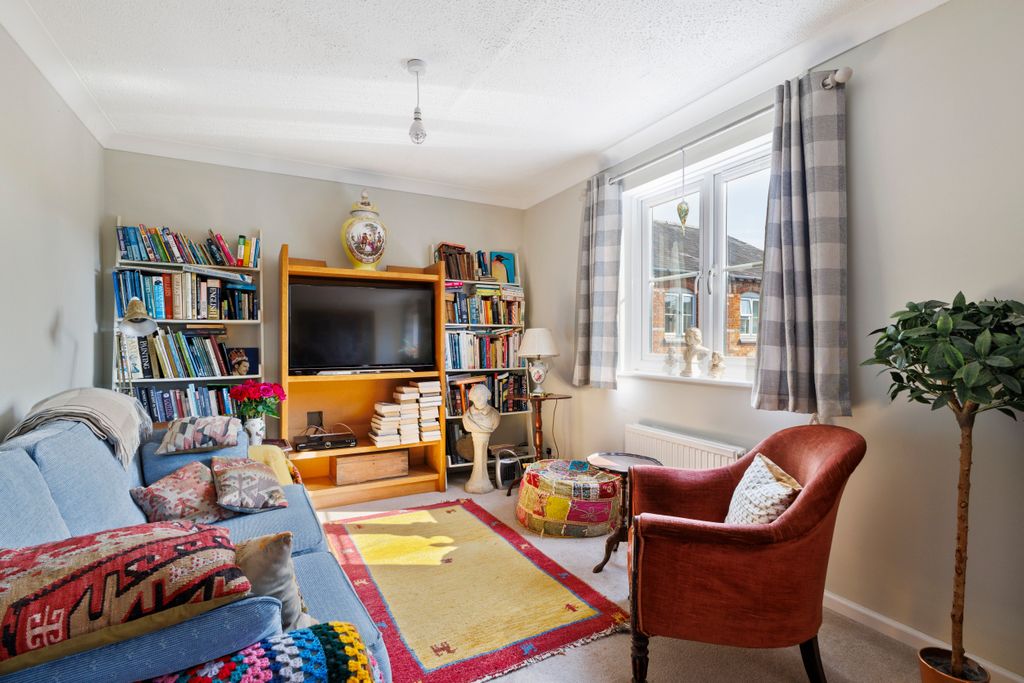 Additional image 2 of 2 bed maisonette for saleHigh Street, Hungerford RG17