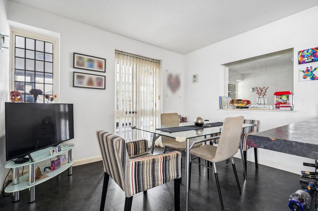 Additional image 21 of 4 bed detached house for saleWellesley Avenue, Iver SL0