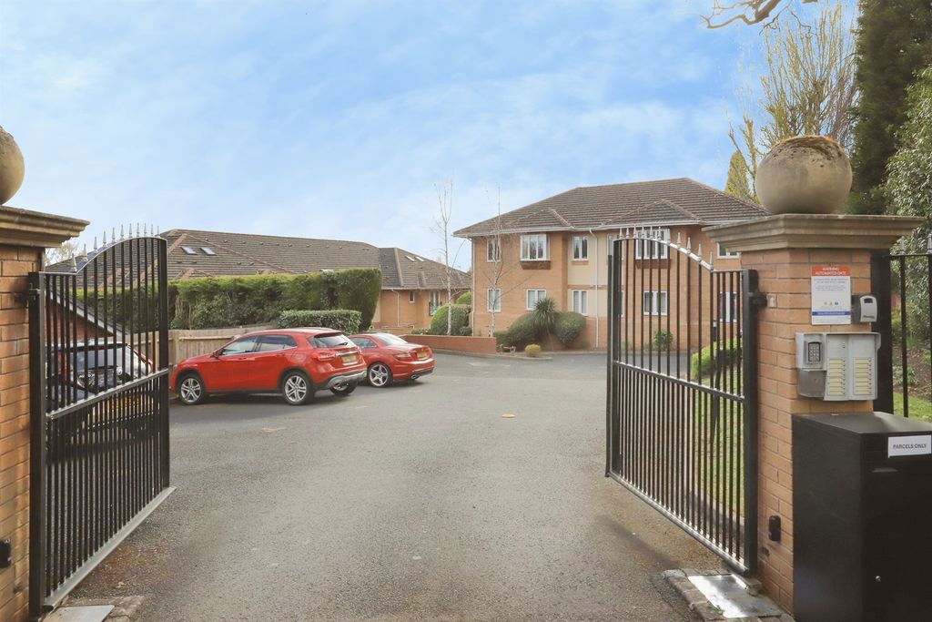 Additional image 16 of 2 bed flat for saleOldnall Road, Kidderminster DY10