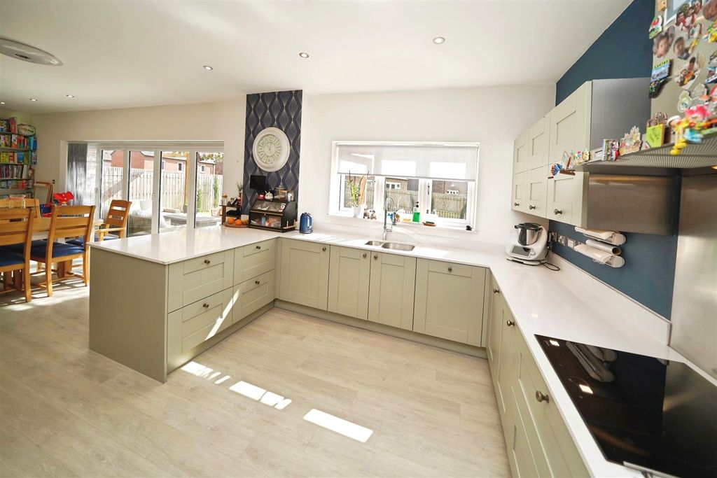 4 bed detached house for saleHudson Avenue, Anlaby, Hull HU10