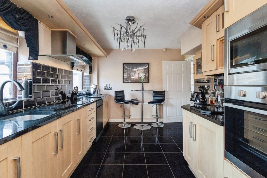 Additional image 15 of 4 bed detached house for saleWelch Road, Hyde, Greater Manchester SK14