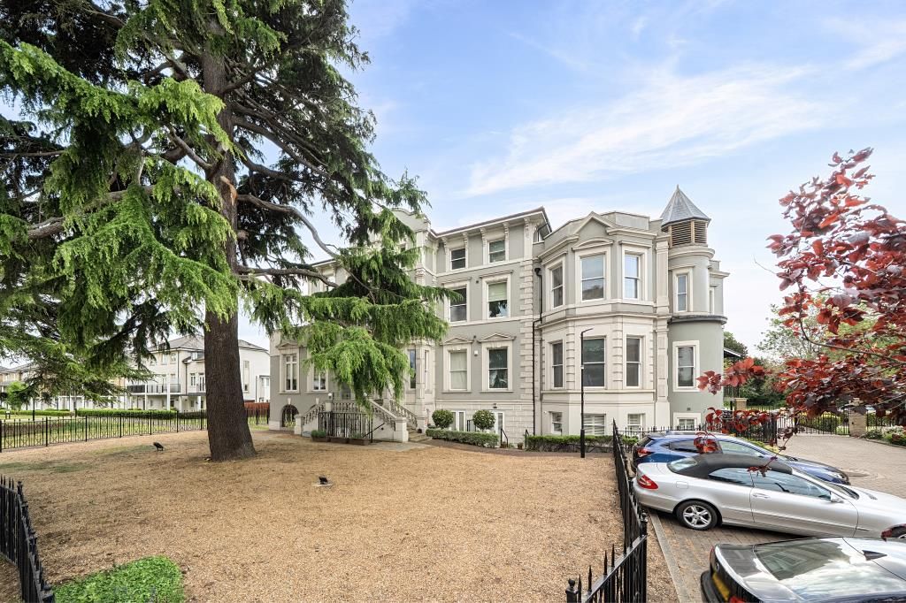 2 bed flat for saleCampion House, Isleworth TW7