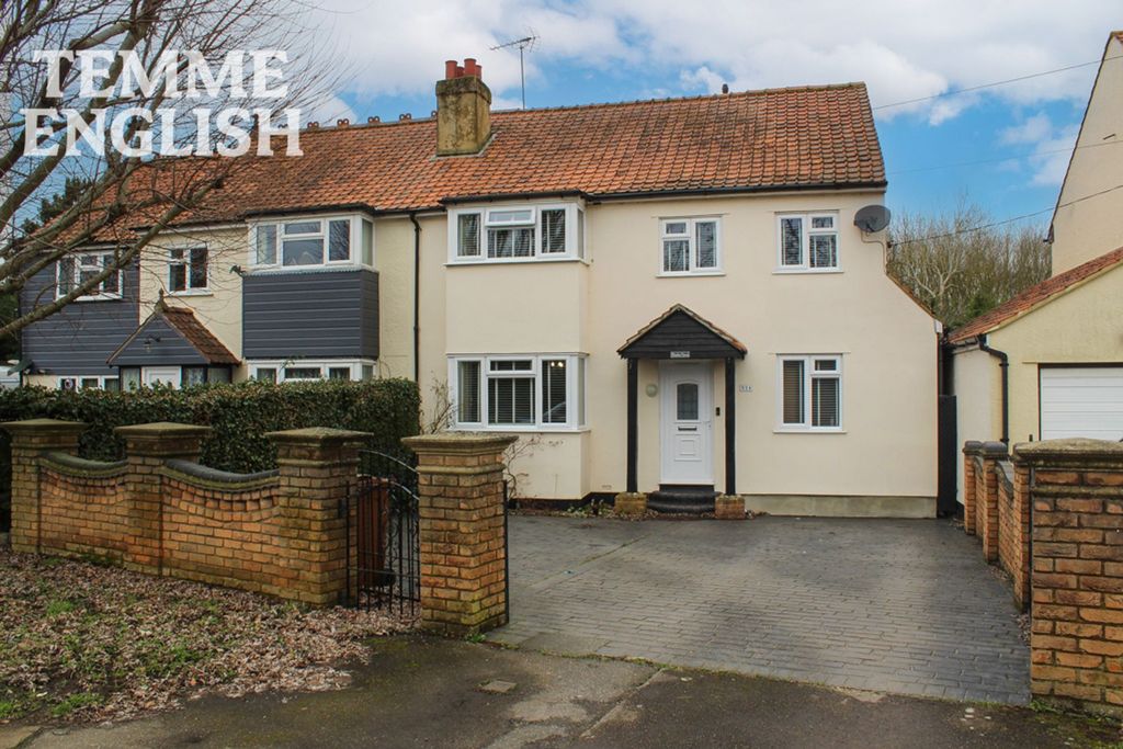 4 bed semi-detached house for saleRoman Road, Ingatestone CM4