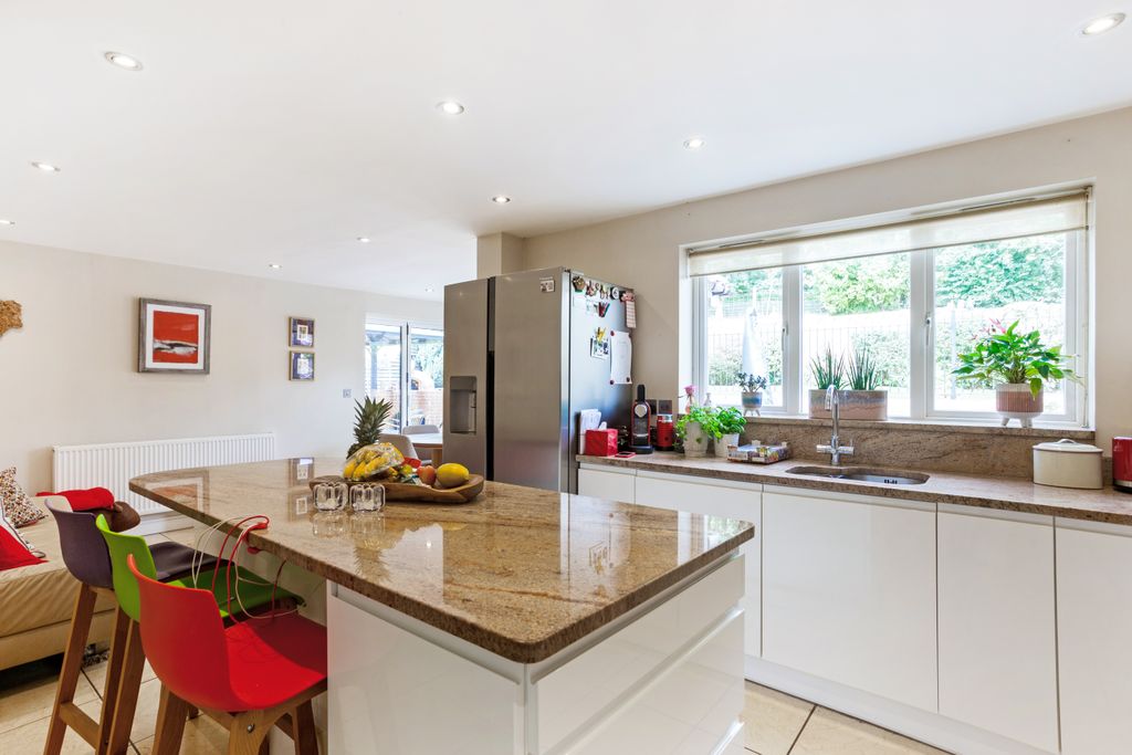 Additional image 2 of 5 bed detached house for saleCottrell Close, Hungerford RG17