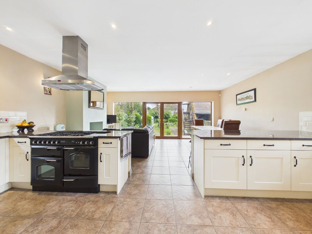 Additional image 2 of 6 bed detached house for saleNewland Park, Hull HU5