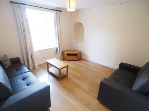 Dee Street, First Floor AB11