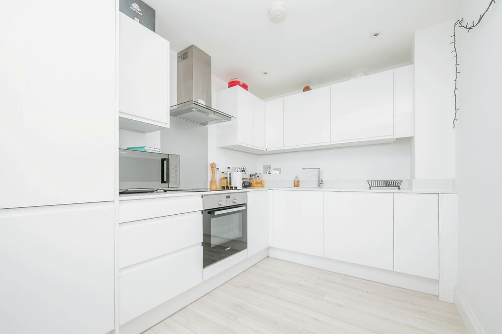 Additional image 4 of 2 bed flat for saleKey Street, Ipswich, Suffolk IP4