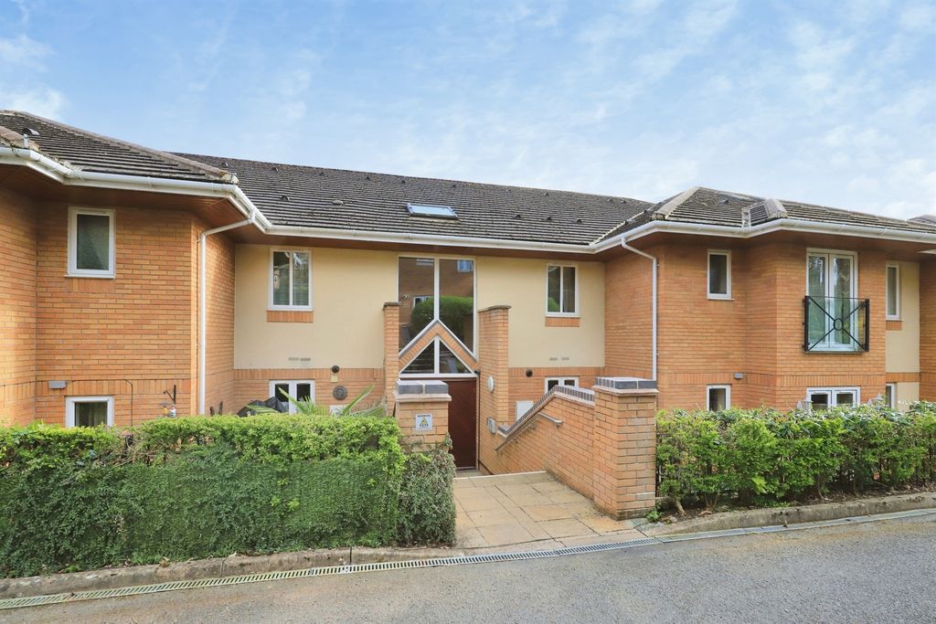 Additional image 19 of 2 bed flat for saleOldnall Road, Kidderminster DY10