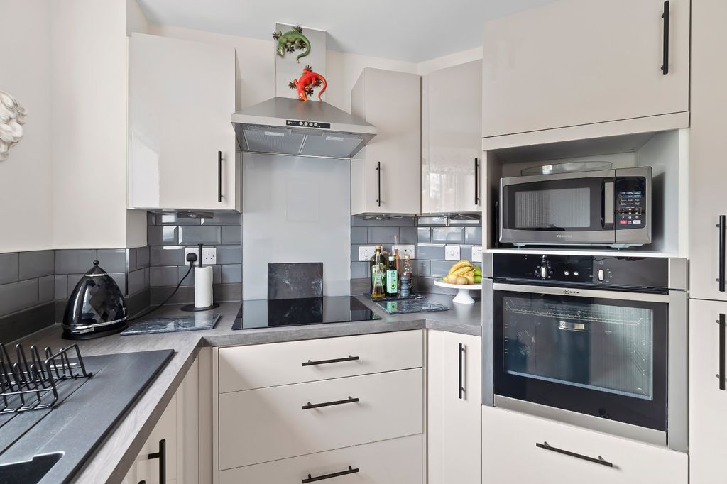 Additional image 6 of 1 bed flat for saleRailway Road, Ilkley, West Yorkshire LS29
