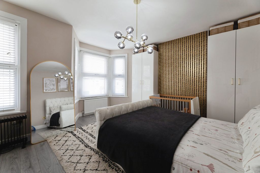 Additional image 12 of 7 bed semi-detached house for saleGrosvenor Road, Ilford IG1
