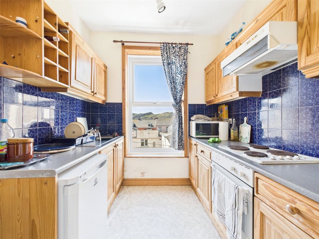 2 bed flat for saleOxford Park, Ilfracombe, Devon EX34 photo 3