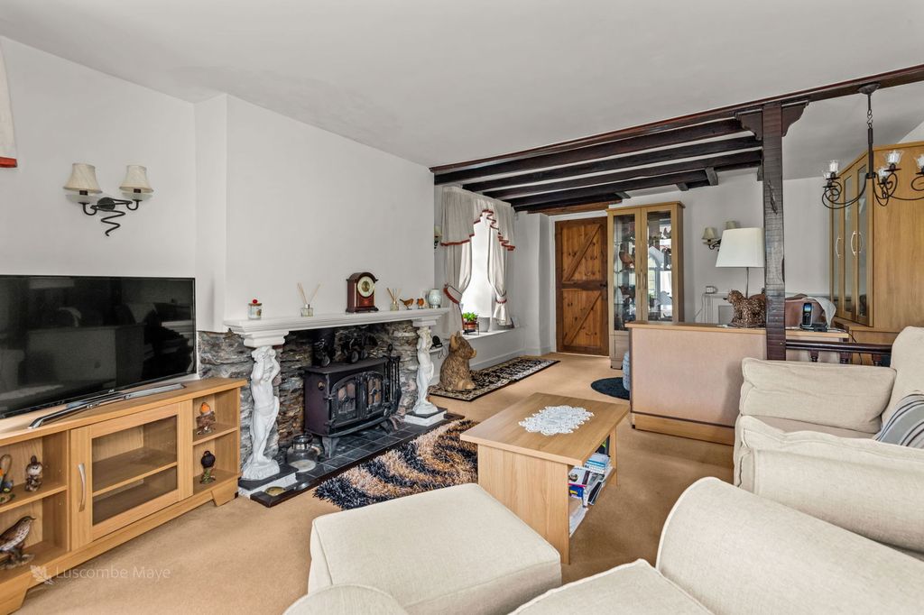 3 bed detached house for saleModbury, South Devon PL21 photo 2