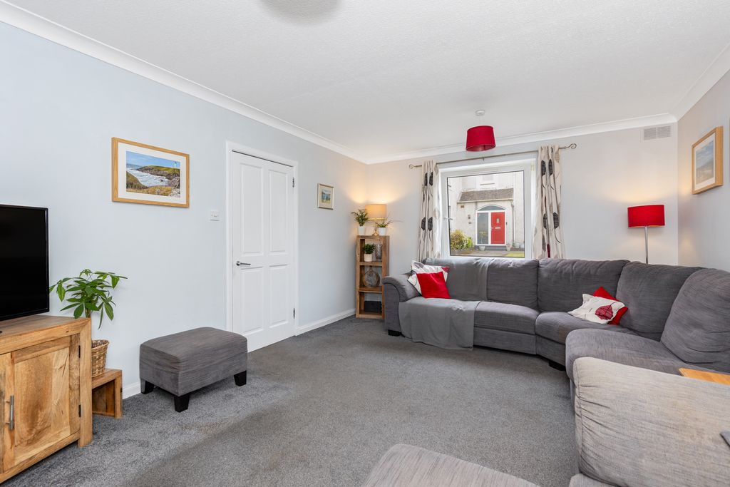 4 bed terraced house for sale9 Bonaly Brae, Bonaly, Edinburgh EH13