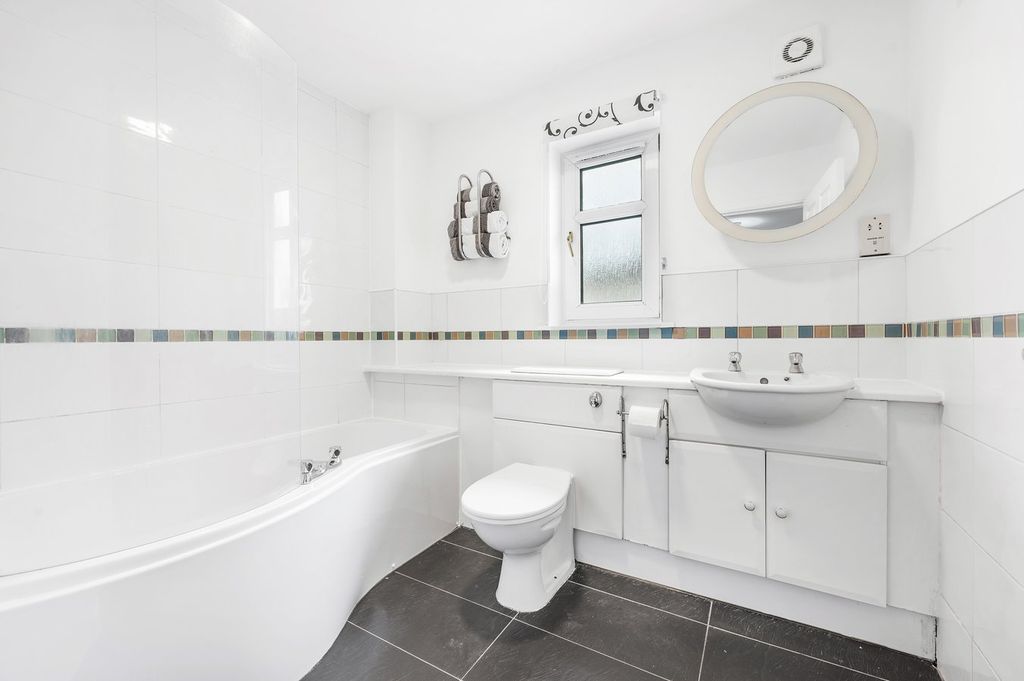 Additional image 11 of 2 bed flat for saleKing Street, Inverkeithing KY11