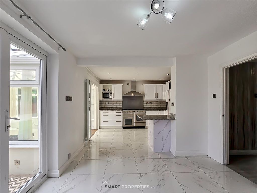 Additional image 9 of 5 bed detached house for saleGreenroyd Croft, Huddersfield HD2