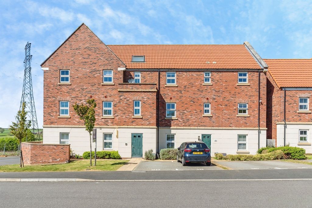 2 bed flat for saleNina Carroll Way, Kettering NN15