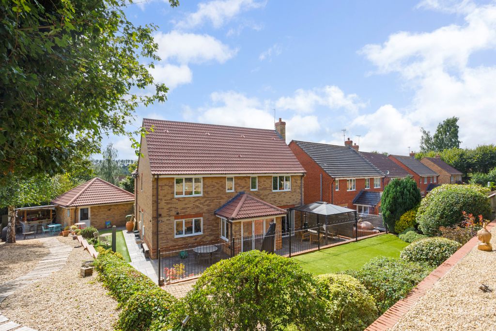 Additional image 12 of 5 bed detached house for saleCottrell Close, Hungerford RG17