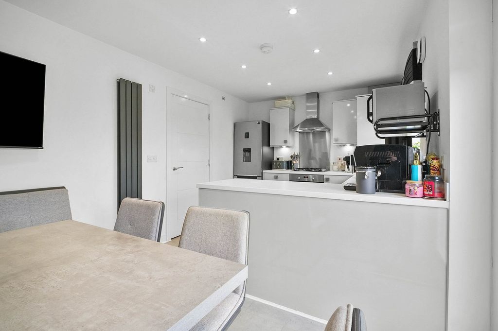 Additional image 10 of 3 bed villa for saleJoan Kelly Place, Irvine KA11