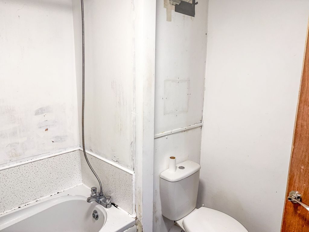 Additional image 10 of 2 bed flat for saleParkwood Rise, Keighley BD21