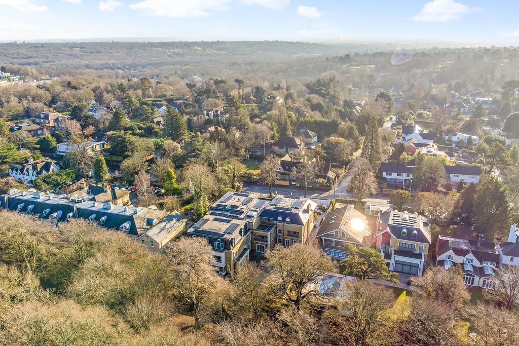 3 bed flat for saleShalford Lodge, Kingston Hill, Kingston Upon Thames KT2