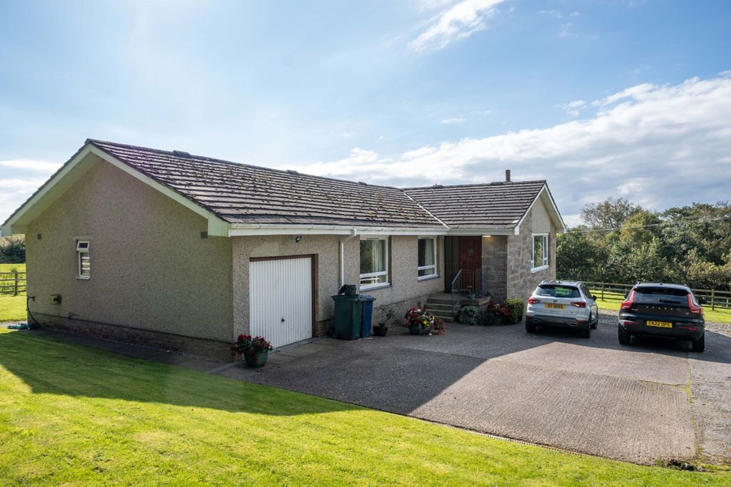 Additional image 2 of 4 bed detached bungalow for saleDalmoak, Toward, Dunoon, Argyll And Bute PA23
